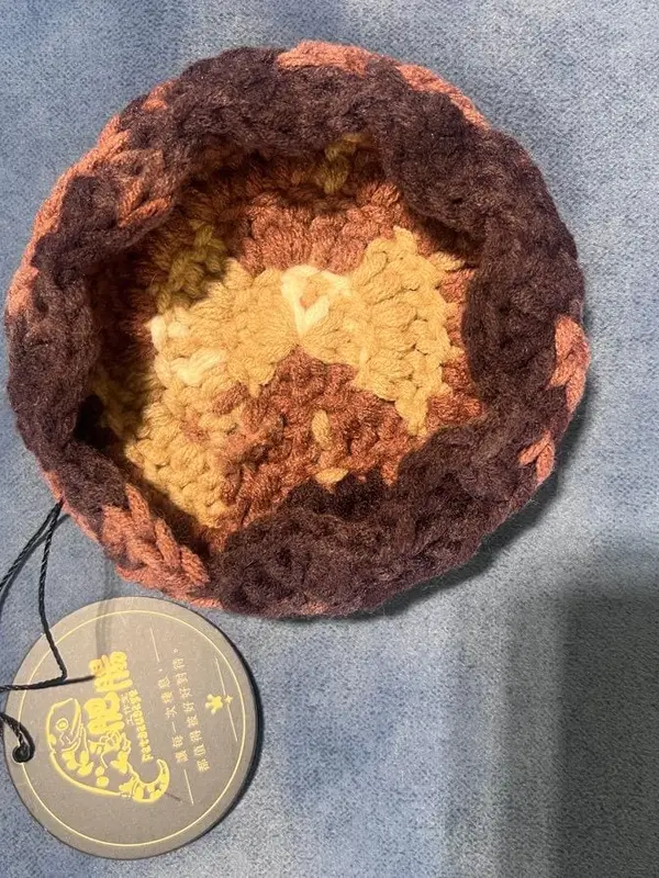 咖啡橘色花朵躲避屋，附肥腸工作室吊牌